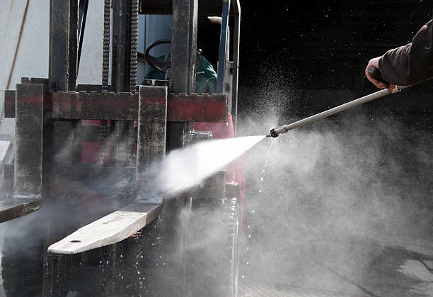 Why Choose Our Certified Pressure Washing Experts for Your Project Needs in Pearsall, TX?